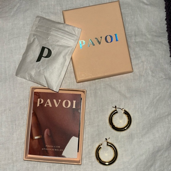 GOLD HOOP EARRINGS - Picture 1 of 3